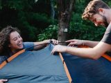 Camping er en af de bedste måder at få din familie til at knytte bånd og udvikle relationer