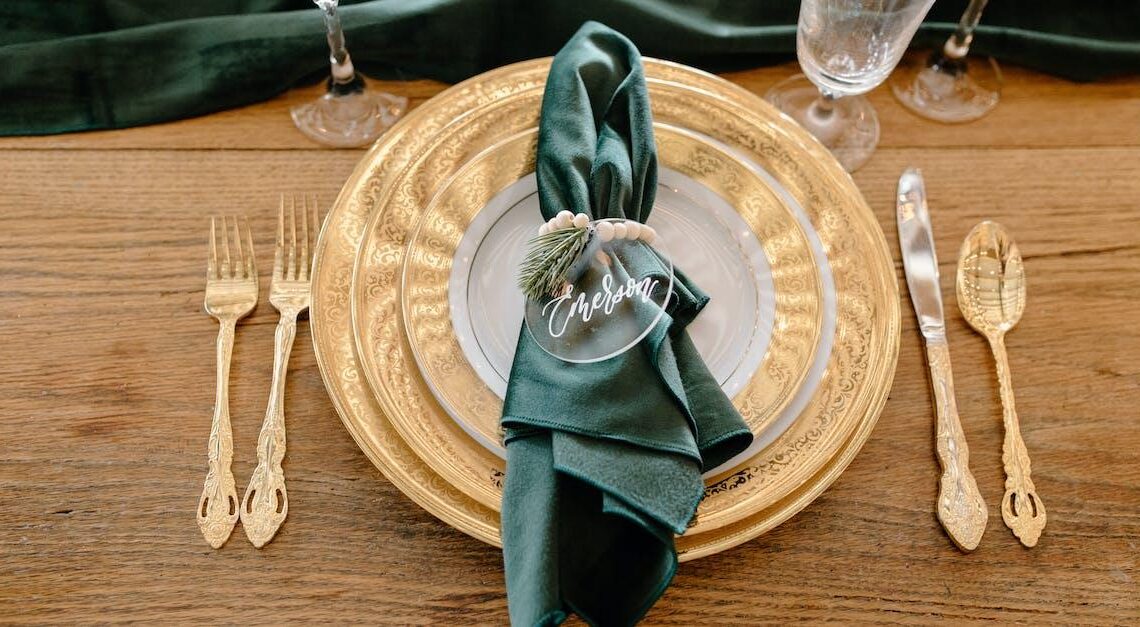 Elegance på bordet – middagsservietters betydning og skønheden af flotte motiver